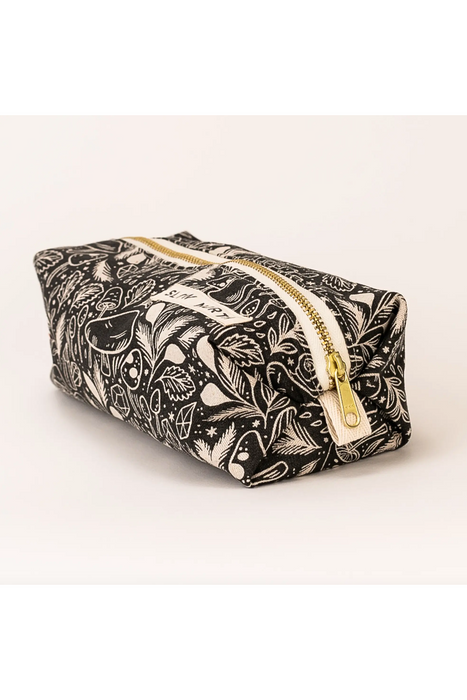 Travel Pouch - Mystical Mushroom
